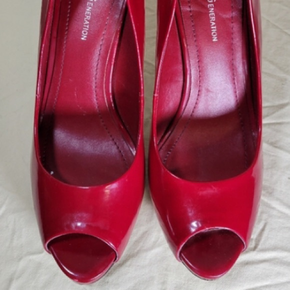 BCBG Generation Peep Toe High Heels 8 - Picture 2 of 7